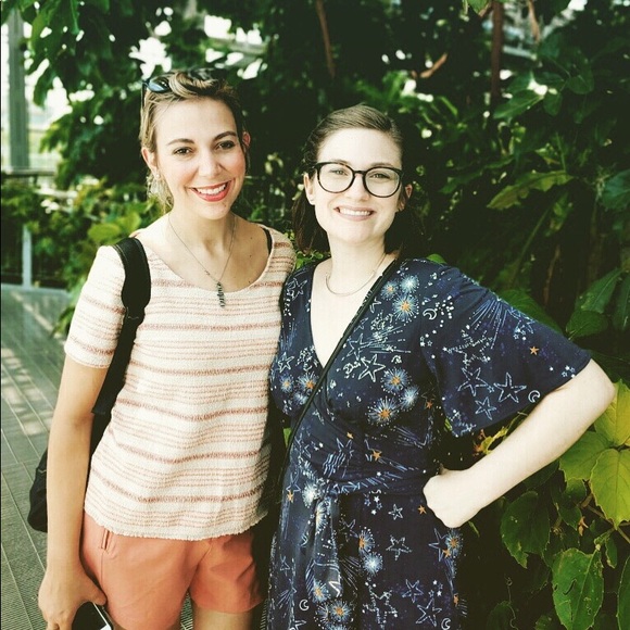 Meet your Posher, Cecilia - Picture 3 of 4